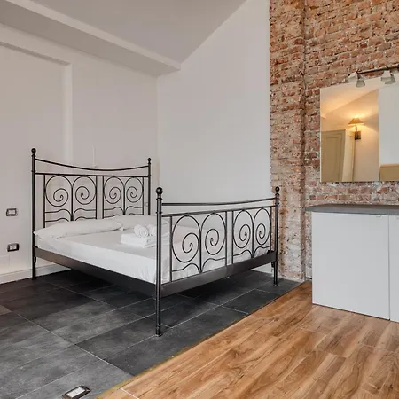 - Loft Industrial Chic Milano